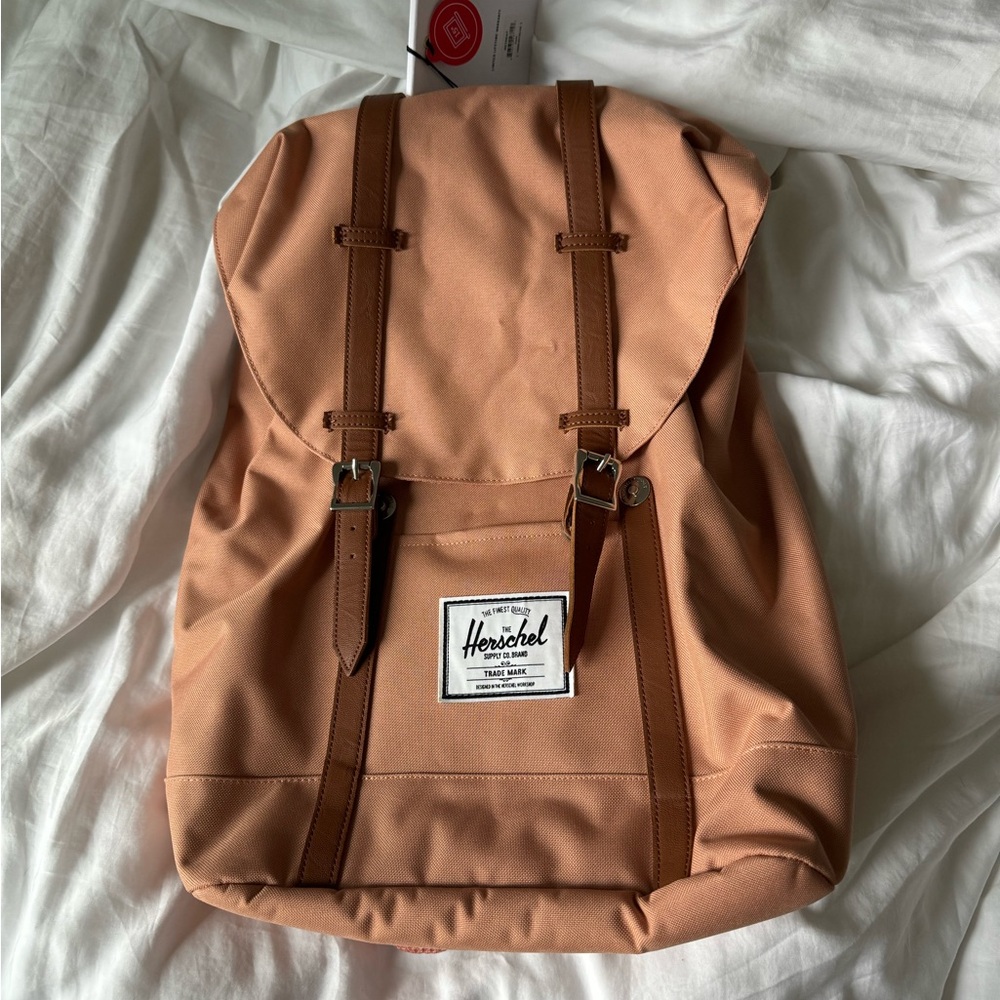 NWT Herschel Supply Co Retreat Backpack in RARE color!